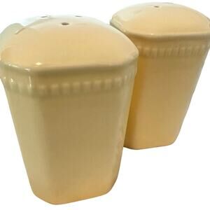 Cindy Crawford salt and pepper shaker yellow/beige elegant